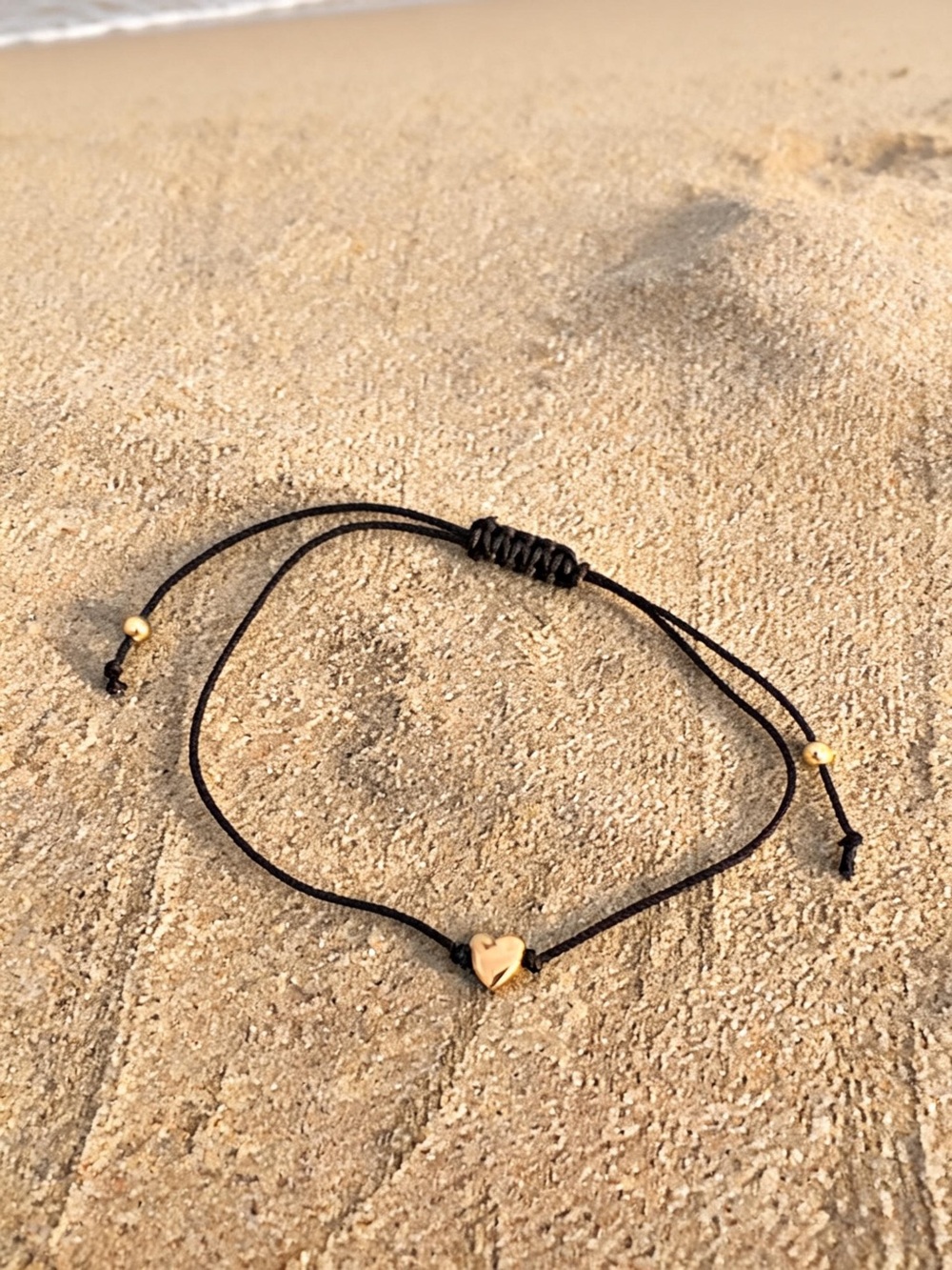 Caligirl Women’s Minimal Black Cord Bracelet with Gold Heart Accent, nwt - Picture 2 of 3